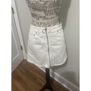 We The Free Edgy White Jean Skirt Size 27 Distressed Raw Hem Front Zip closure